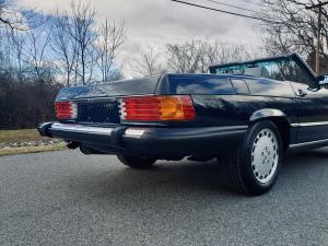 Mercedes-Benz 560 SL 1986 года  (NA)